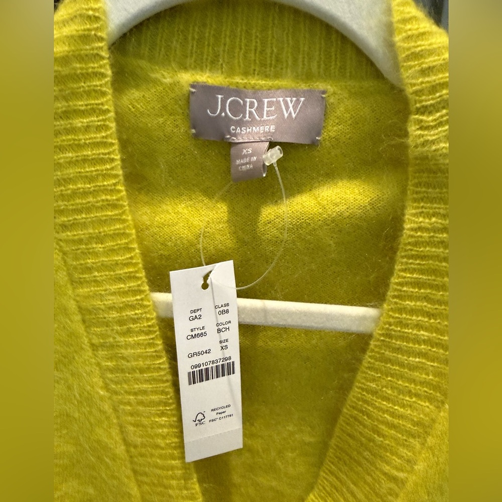 NWT J.Crew Brushed Cashmere Cardigan in “Burnished Chartreuse”. Size XS - Picture 4 of 5